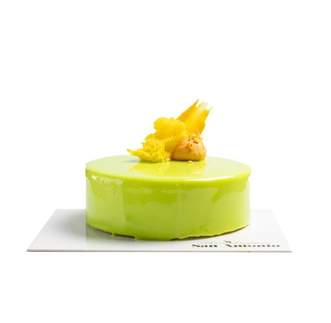 Tarta cítrica con mousse de naranja y limón.